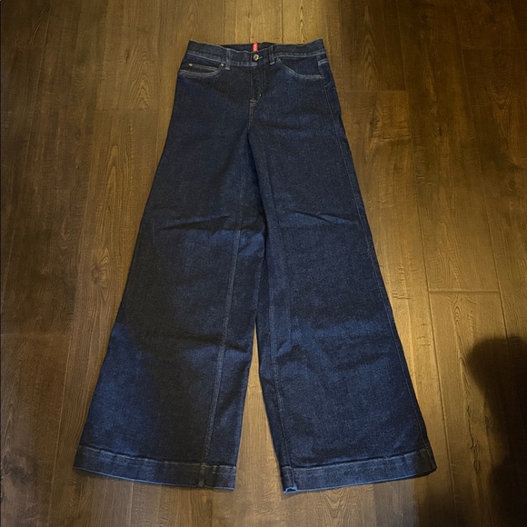 SpanxShape Everywear wide leg jeans NWOT - Picture 5 of 10